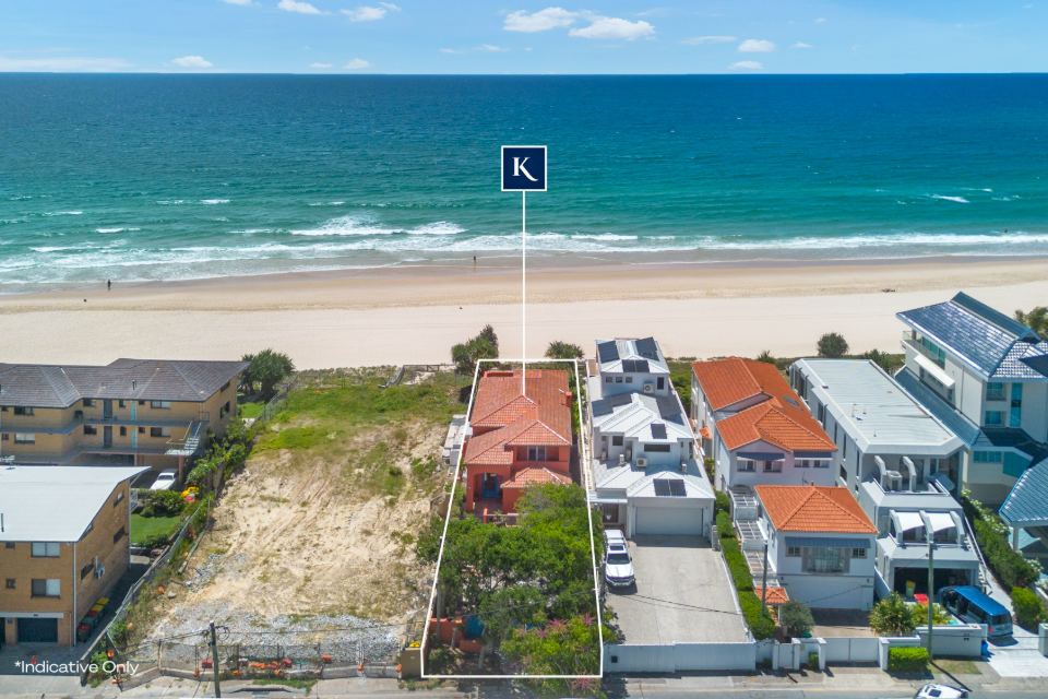 Aerial view of Jefferson Lane at Palm Beach showing the house directly on the beachfront with no road between it and the sand